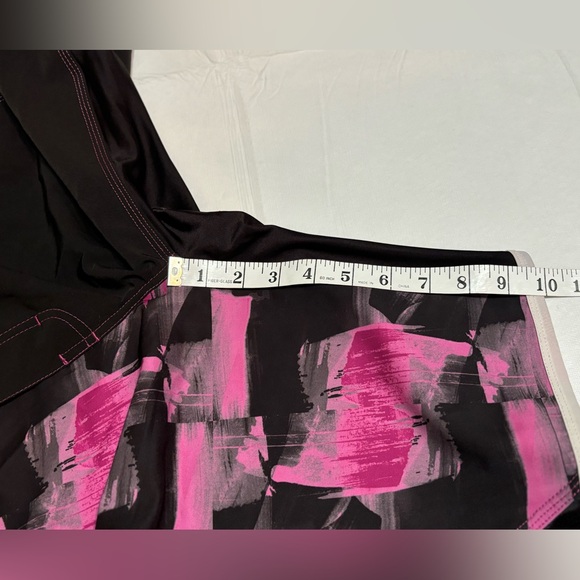 Clinch Gear Womens MMA Fighting / Boxing EUC Training Shorts Black Pink Size 10 - Picture 6 of 9